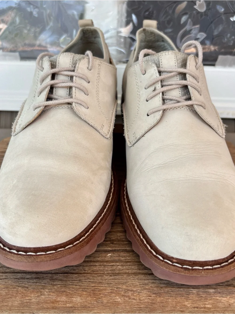 Johnston & Murphy Cream Suede Lace-Up Oxfords with Brown Soles 10.5